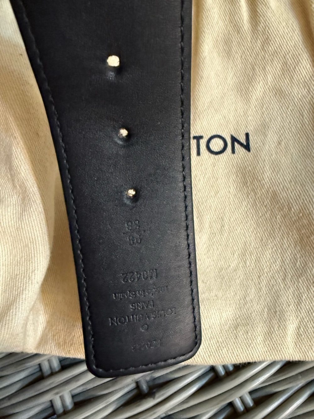 Louis Vuitton reversible  Black Monogram Leather Belt with Gold Buckle Accents - Picture 3 of 6